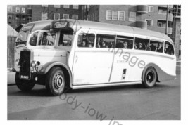 ab0127 - Standerwick Coach Bus - RN 8000 to London - photograph - $2.80