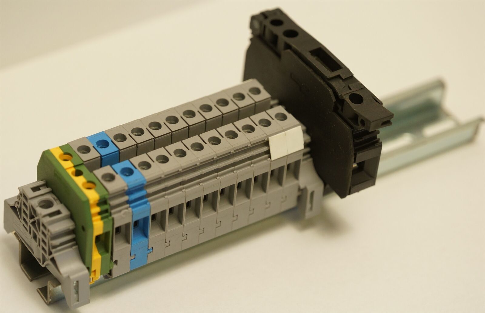 Lot of 12 Entrelec M./8... Terminal Blocks + FEM13U Fuse Block + 8.5&quot; Di... - $11.73