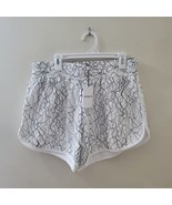 Generation Love Shorts Size M Nwt - $411.83 MXN