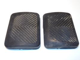 1961 - 68 Dodge Clutch Brake Pedal Pads Truck D W 100 200 300 69-73 300 ... - $1,000.95 MXN