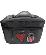 》 Victoria&#39;s Secret RUNWAY PATCH JETSETTER TRAVEL TRAIN CASE COSMETIC BAG  - $121.82 CAD