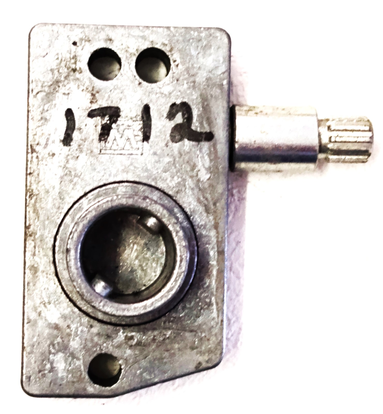  1712 Operator 1/2&quot; hub projection Right Hand  - $10.99