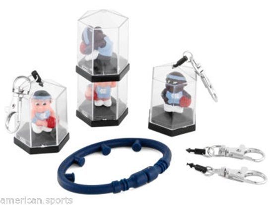 Primary image for NORTH CARLOINA TAR HEELS 4 PLAYERS display case w keychain attachment+wristband.