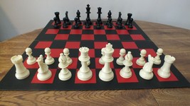 Vintage Hard Plastic Chess Set Weighted Pieces 3 5/8&quot; Kings -1 13/16&quot; Pawn Super - £43.10 GBP