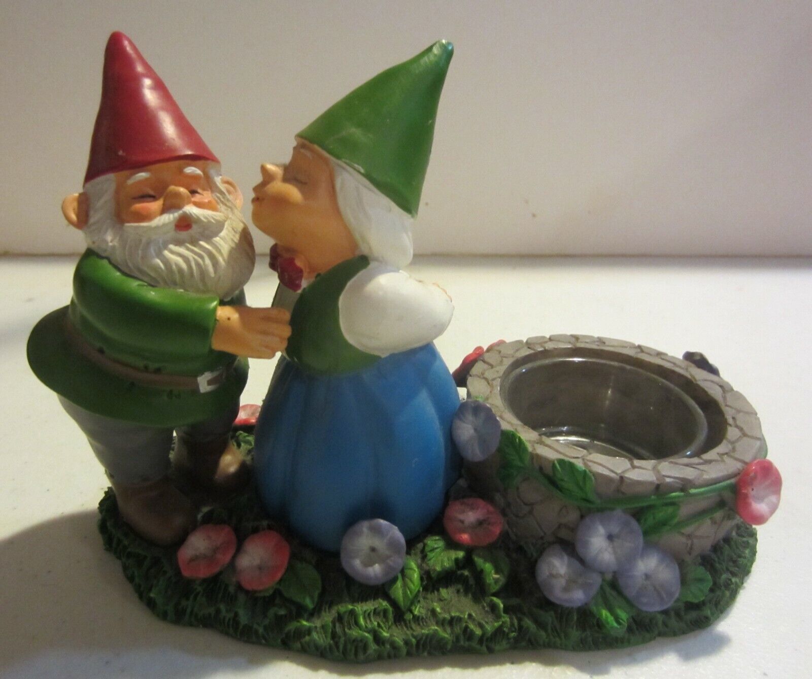 Primary image for Yankee Candle Gnome Tealight Candle Holder Mr & Mrs Kissing Garden Gnomes 