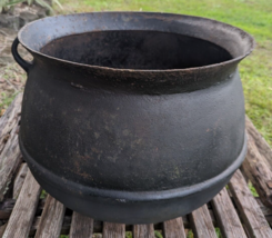 Antique Cast Iron Cauldron Pot Footed marked Aunt Dinah and 20 Double Gate mark image 2