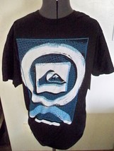MEN&#39;S GUYS QUIKSILVER BLACK TEE T-SHIRT W/ WHITE AND BLUE LOGO ON CHEST ... - $17.99