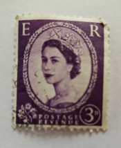 Vintage E R Wilding Queen Elizabeth II Postage Stamp Purple 1957 England Rare - £42.90 GBP