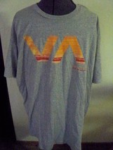 MENS&#39; GUYS RVCA S/S TEE T SHIRT GREY W/ ORANGE/RED VA LOGO ON CHEST NEW $28 - £14.91 GBP