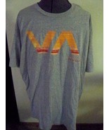 MENS&#39; GUYS RVCA S/S TEE T SHIRT GREY W/ ORANGE/RED VA LOGO ON CHEST NEW $28 - $26.04 CAD