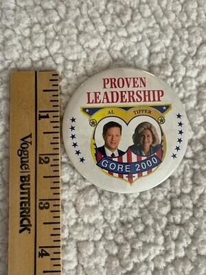 Vintage Al & Tipper Gore 2000 "Proven Leadership" Pin Button Election Campaign Item image 3