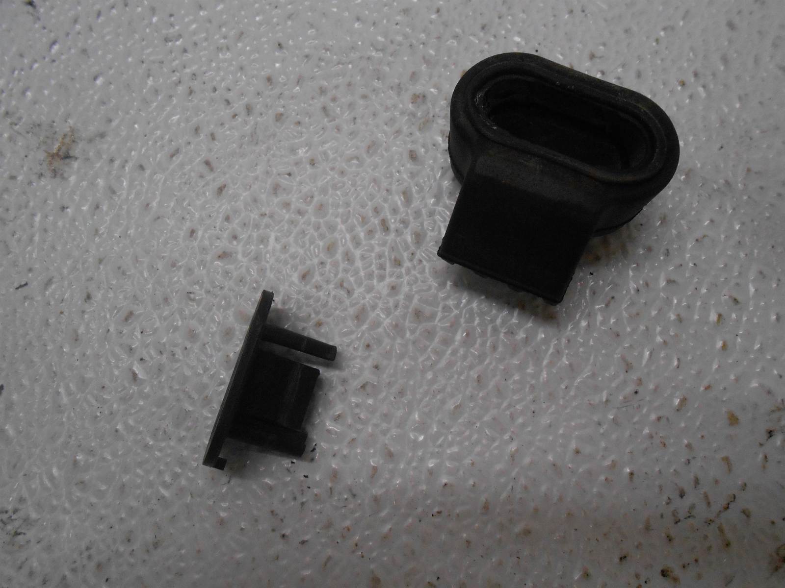 2014 Ford Fusion REAR RH OR LH TRUNK BUMPER BUFFER STOP STOPPER - $21.98