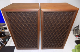 Vtg Radio Shack Nova 8 3-Way Woodgrain Cabinet Speakers Tandy Corp 40-4020 - £231.17 GBP