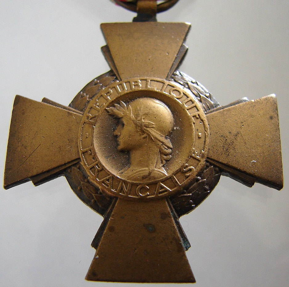 1930 FRANCE CROSS MEDAL French decoration of the Combatant Commemorative bronze  - £39.86 GBP