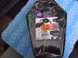 Wilton Halloween Cookie Cutters in coffin shaped box NIB - £9.55 GBP