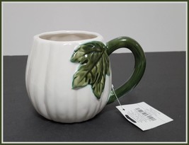 NEW White Figural Pumpkin Mug 17 OZ Ceramic - £13.66 GBP