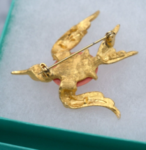 Vintage BSK Signed Pearl &amp; Orange Peach Cabochon Jelly Bird Gold Tone Pin Brooch - £34.79 GBP