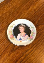 Vintage Queen of England Miniature Commemorative Plate - £15.98 GBP