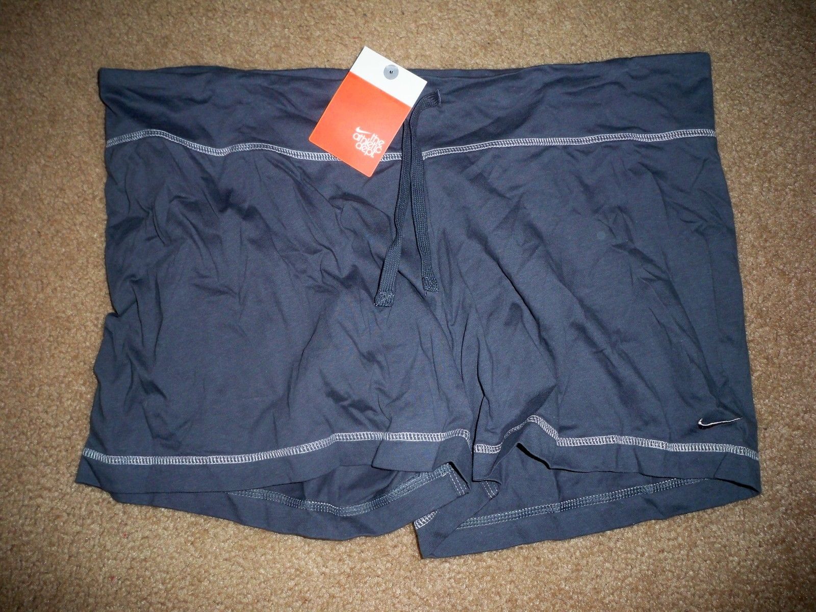 WOMEN&#39;S NIKE SWEAT SHORTS LIGHT WEIGHT GRAY GREY DRAWSTRING NEW $25 - $19.99