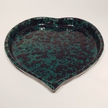 Bennington Potters 8.5&quot;  Black on Green Heart Shaped Dish Vermont 1950 dg - £33.69 GBP