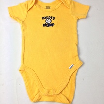 Gerber Onesie Romper Boy Infant &quot;Daddy&#39;s Champ&quot; Yellow Size 12 Months - $4.00
