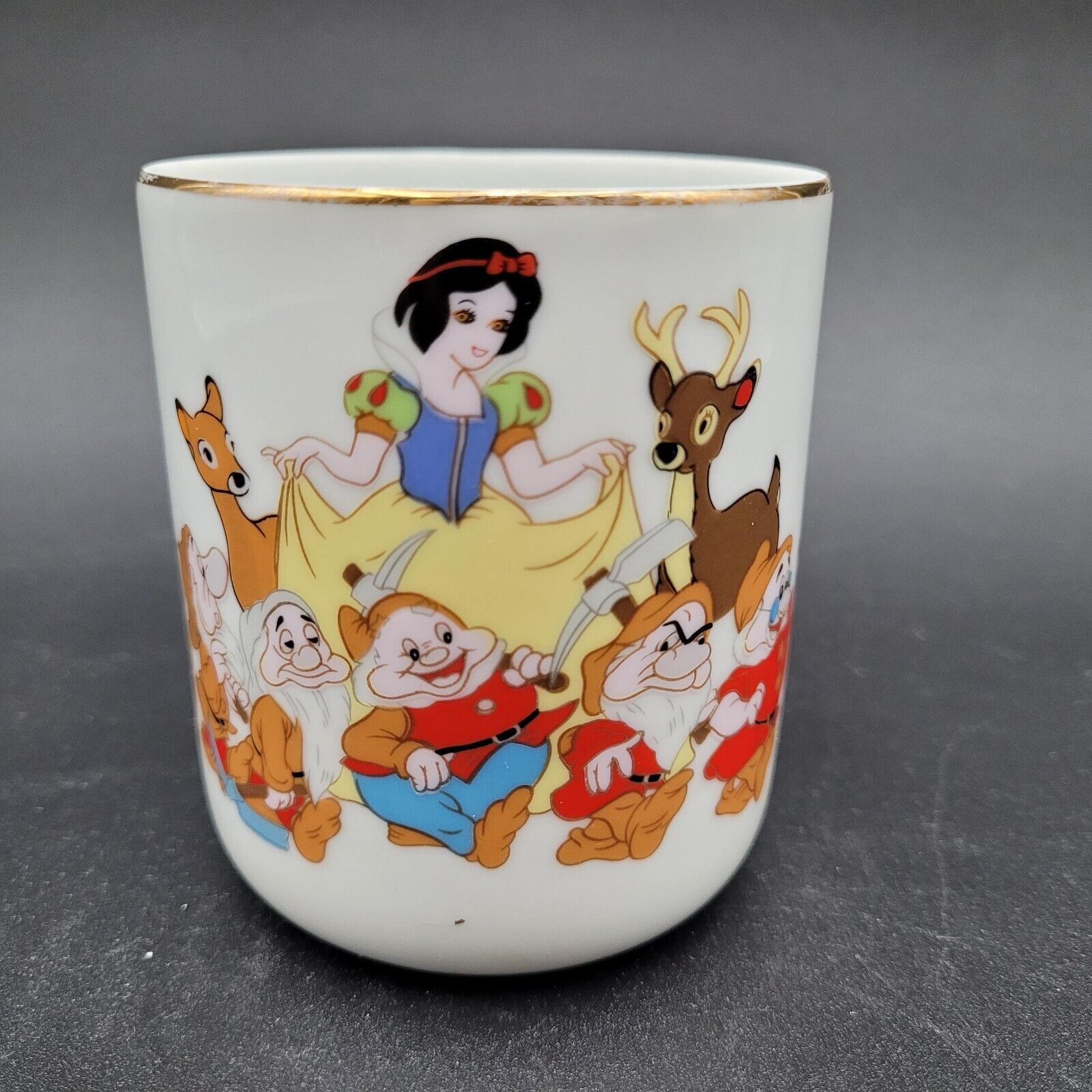 Primary image for VINTAGE Walt Disney Snow White Seven Dwarfs Coffee Cup Mug 10 oz Made In Japan