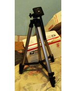 TRIPOD - Photo And Video Tripod - $34.19 CAD