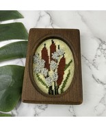Vintage 80s Needlepoint Wall Art Decor Cattail Floral Small Wood Frame Oval - $463.49 MXN