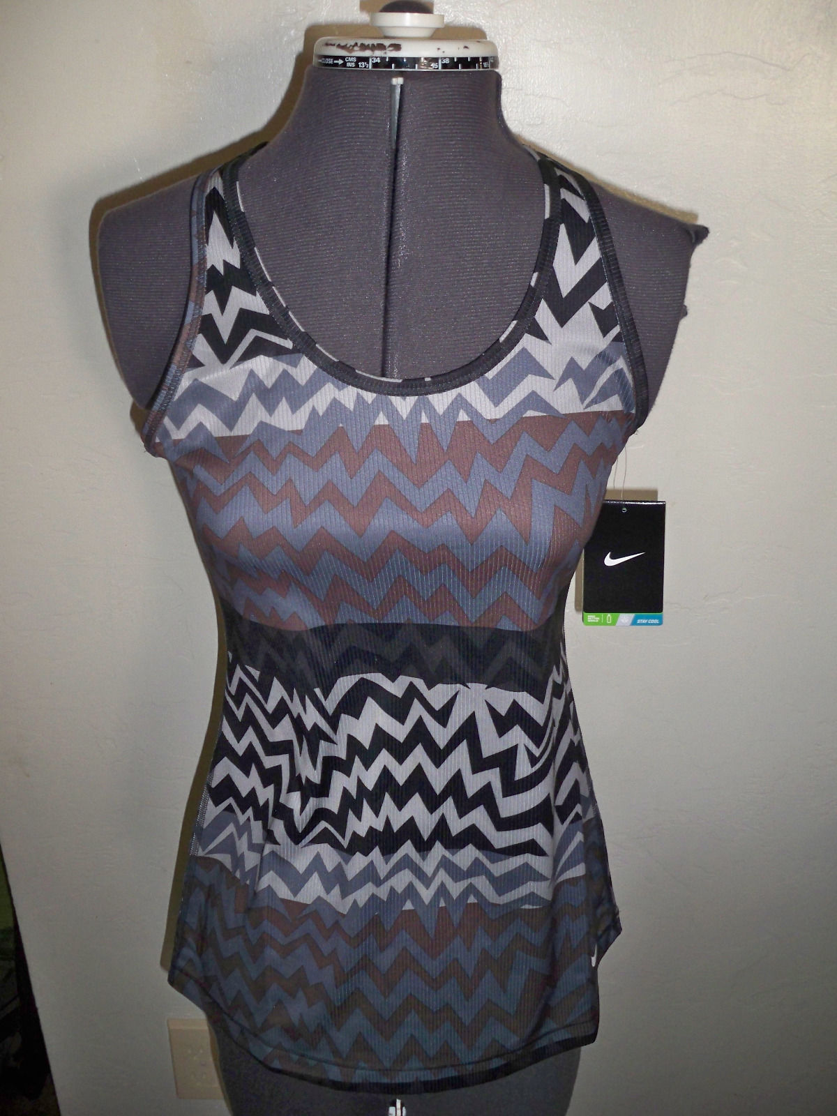 WOMEN&#39;S NIKE ZIG-ZAG SLIM FIT DRI-FIT RACERBACK RIBBED TANK TOP GRAY NEW... - $22.99