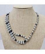 Vintage Magnetic Necklace Gray White Faux Pearls 32 Inch - $264.84 MXN