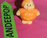 Cameron Orange Cat Pumpkin Merry Mini Keepsakes 1995 Figurine QFM8147 Ha... - $19.79