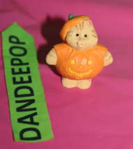 Cameron Orange Cat Pumpkin Merry Mini Keepsakes 1995 Figurine QFM8147 Halloween - £15.52 GBP