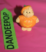 Cameron Orange Cat Pumpkin Merry Mini Keepsakes 1995 Figurine QFM8147 Halloween - £14.79 GBP