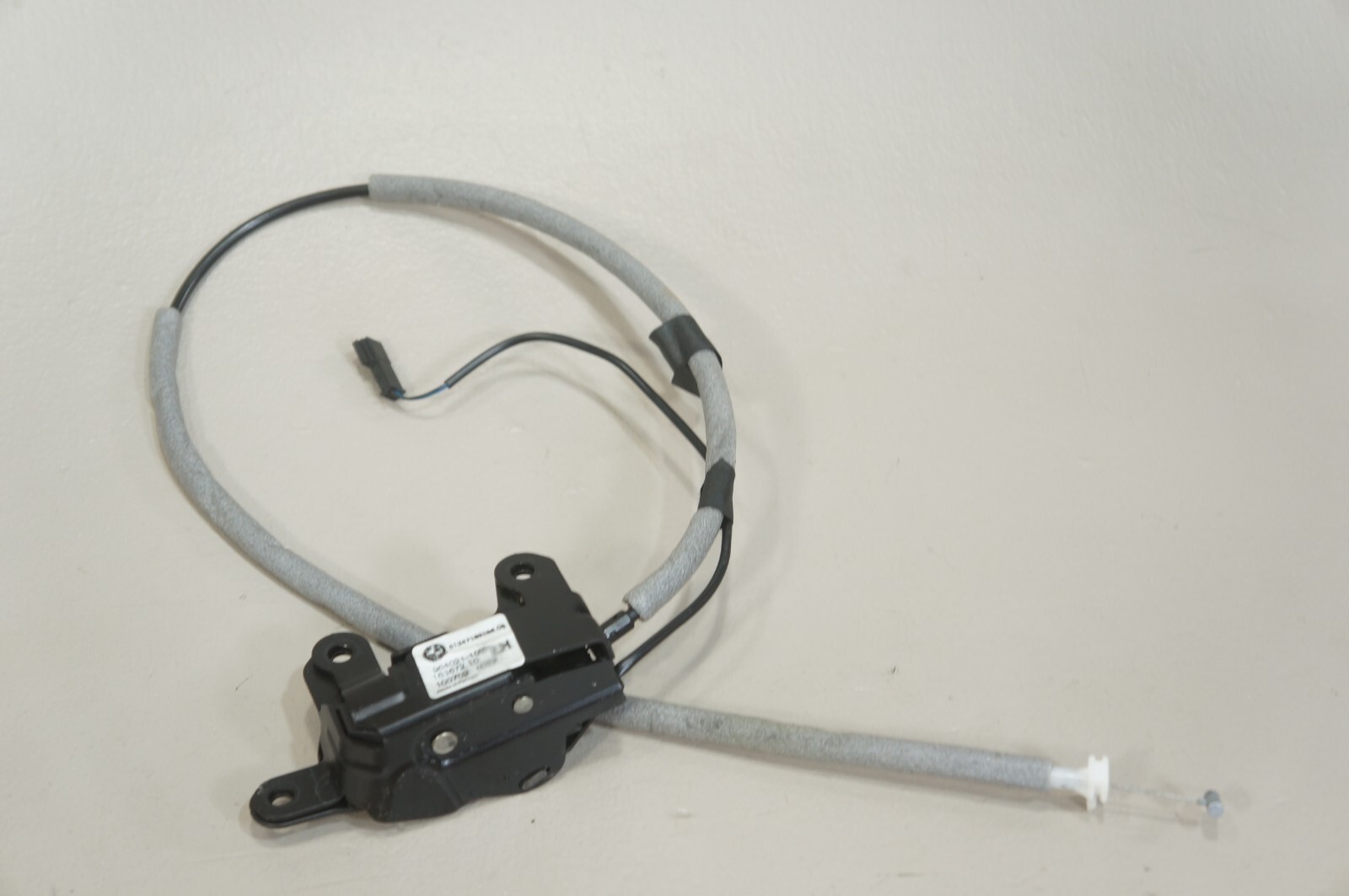 07-2013 bmw x5 e70 rear lower bottom trunk tailgate lid latch lock actuator LH Item image 5