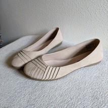 American Eagle Cream Pleated Exterior Round Closed Toe Flats - Women&#39;s 6 1/2 - £4.12 GBP