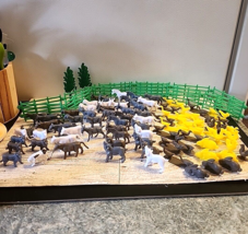 80 Piece Farm Animals Farm Yard Playset with Fence Miniature Horses Ducks Sheep - £11.93 GBP