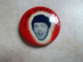 Beatles Original Paul McCartney Pin back in Red with white around Photo - £7.84 GBP