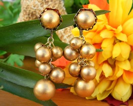 Vintage Earrings Gold Grape Cluster Round Balls Beads Dangling Clips - £15.91 GBP