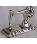 Antique sewing machine miniature - €44,83 EUR