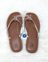 SHADE &amp; SHORE Women&#39;s Faux Leather Flip Flop Sandals &quot;Silver&quot; (Size 7) B... - $9.49