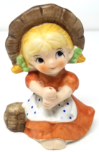Imperfect Maiden Girl Thanksgiving Figurine Porcelain Wide Eye Apron Vin... - $15.15