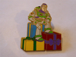 Disney Trading Pins 58151 DLR - A Disney-Pixar Holiday - Mystery Tin 4 Pin S - £14.62 GBP