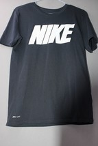 Nike Dri Fit Tee Shirt Size Small Raised Logo White on Black Shirt - $12.64