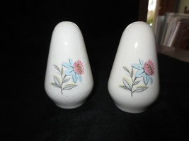 1950&#39;s Steubenville Fairlane Pottery Salt &amp; Pepper Shakers - No Plugs - £8.88 GBP