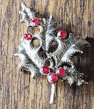 Vintage Fashion Costume Brooch Pin Gold Tone Leaf With Red Berries  - $6.92