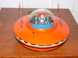 Vintage Battery Operated Space Ship Japan - $7,046.72 MXN