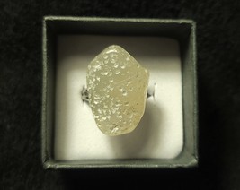 A translucent agate ring with an adjustable band, the gemstone is a yellowish hu - £17.26 GBP