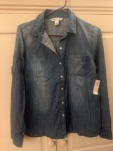 Old Navy Shirt Womens Medium Blue Chambray Denim The Classic Shirt Butto... - $19.00