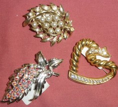 Vintage pins different designs goldtone and silver tone pearls finestones - $18.00