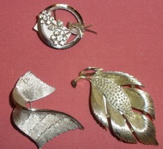 3 vintage pins in silvertone different shapes - £14.14 GBP